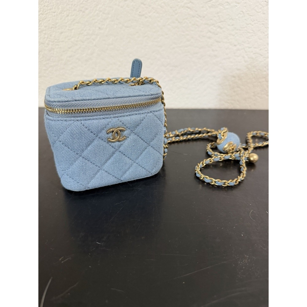 Chanel Pearl Crush Vanity Case with Chain Quilted Mini Crossbody bag
